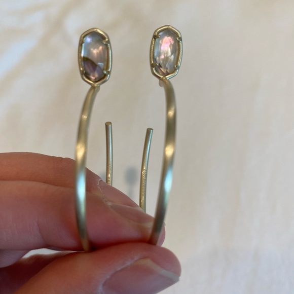 Kendra Scott Small Pepper Hoop Earrings in gold with nude abalone - Picture 2 of 5